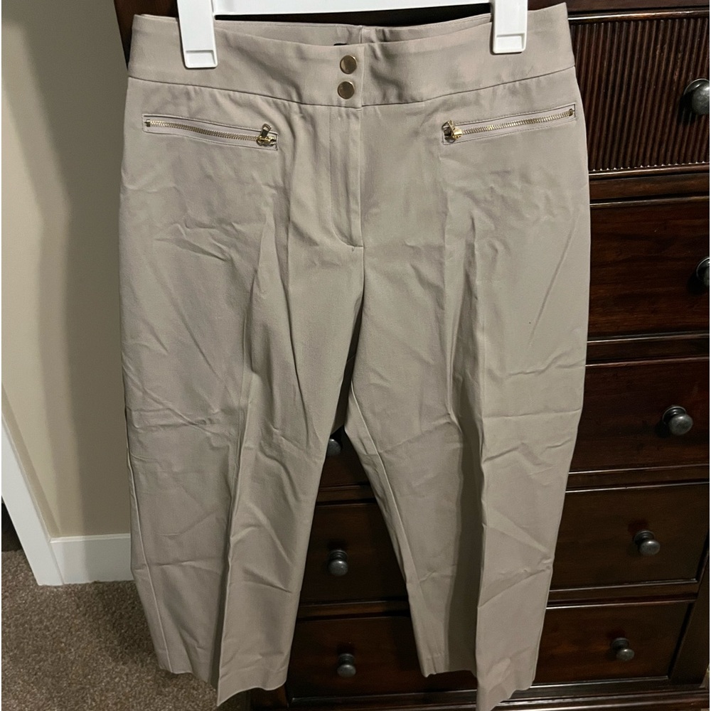 NEW WITH TAGS. Size 18 Alfani Capri. Color Summer Straw.